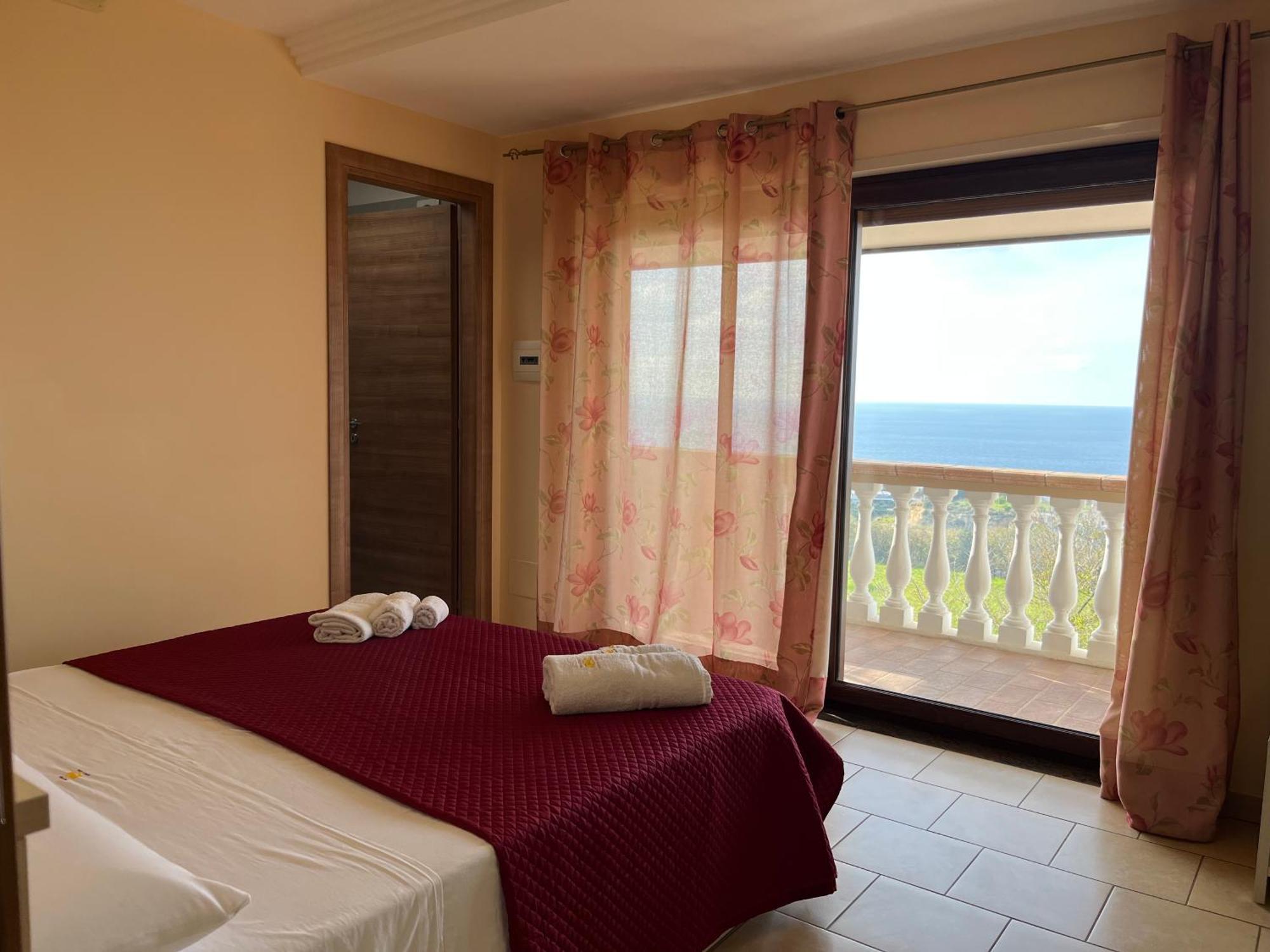 Residenza Domus Aurea Tropea- Vista Mare Otel Santa Domenica  Dış mekan fotoğraf