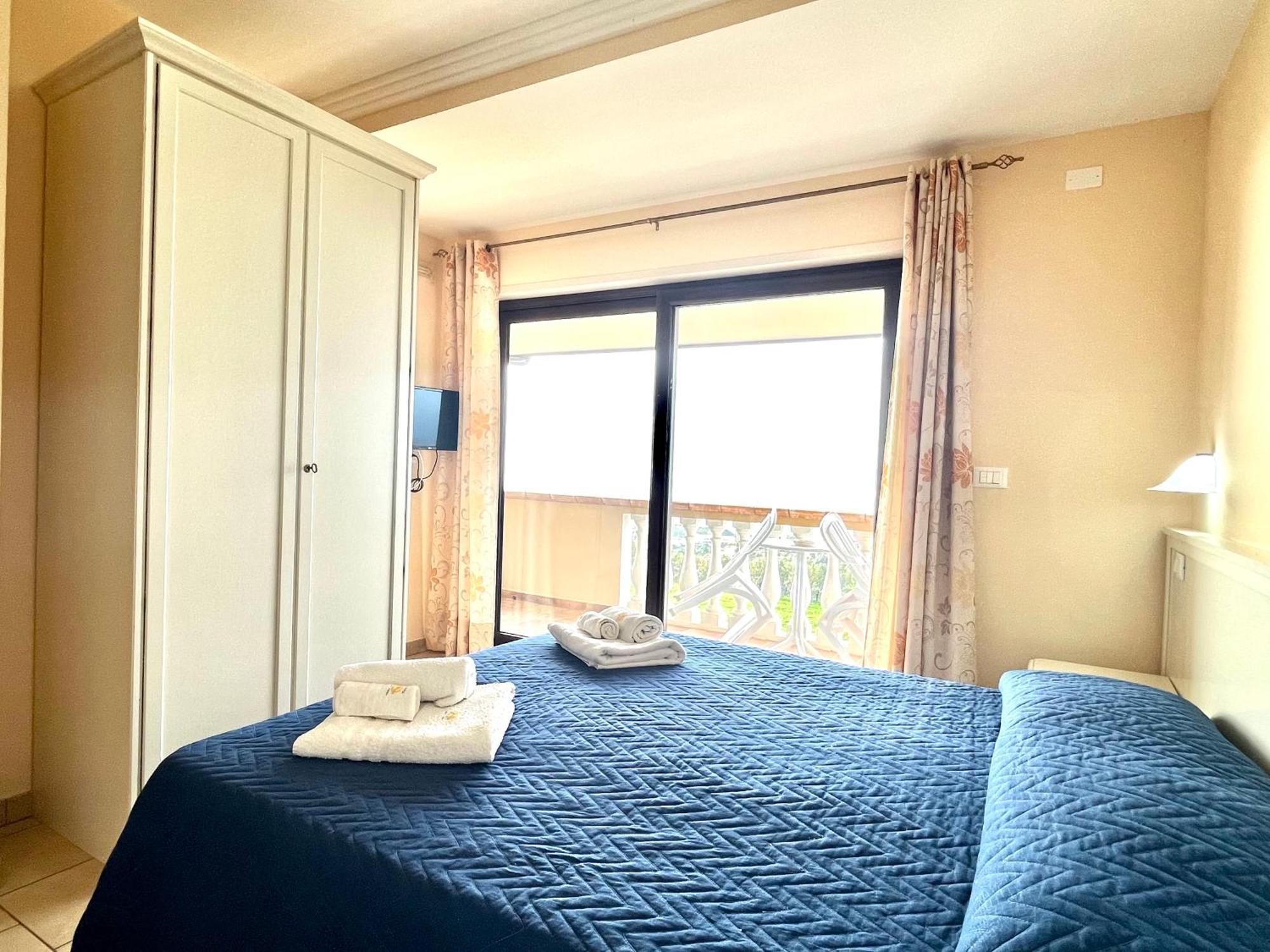 Residenza Domus Aurea Tropea- Vista Mare Otel Santa Domenica  Dış mekan fotoğraf